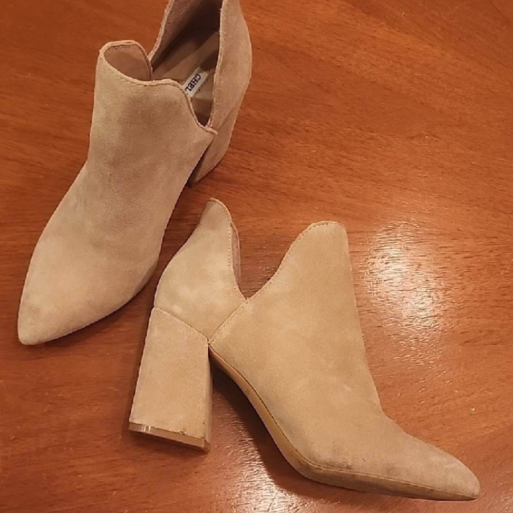Chelsea & Violet Tan Ankle Boots with Suede Finish
